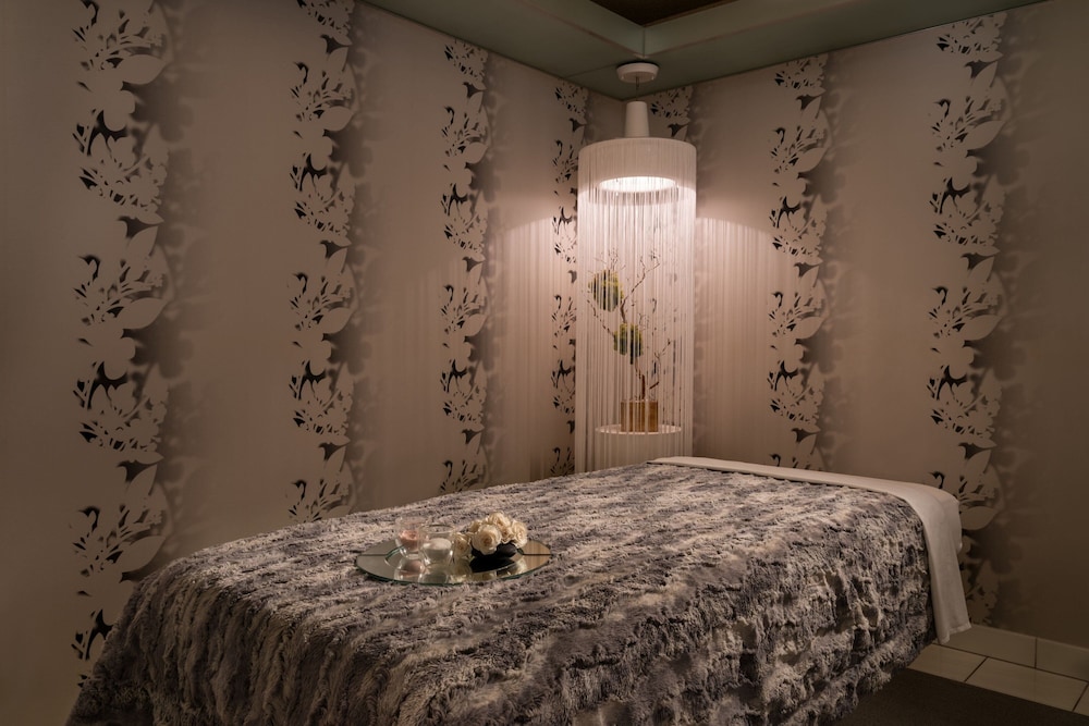 JW Marriott Los Angeles L.A. LIVE — Hotel rooms in Los Angeles, California