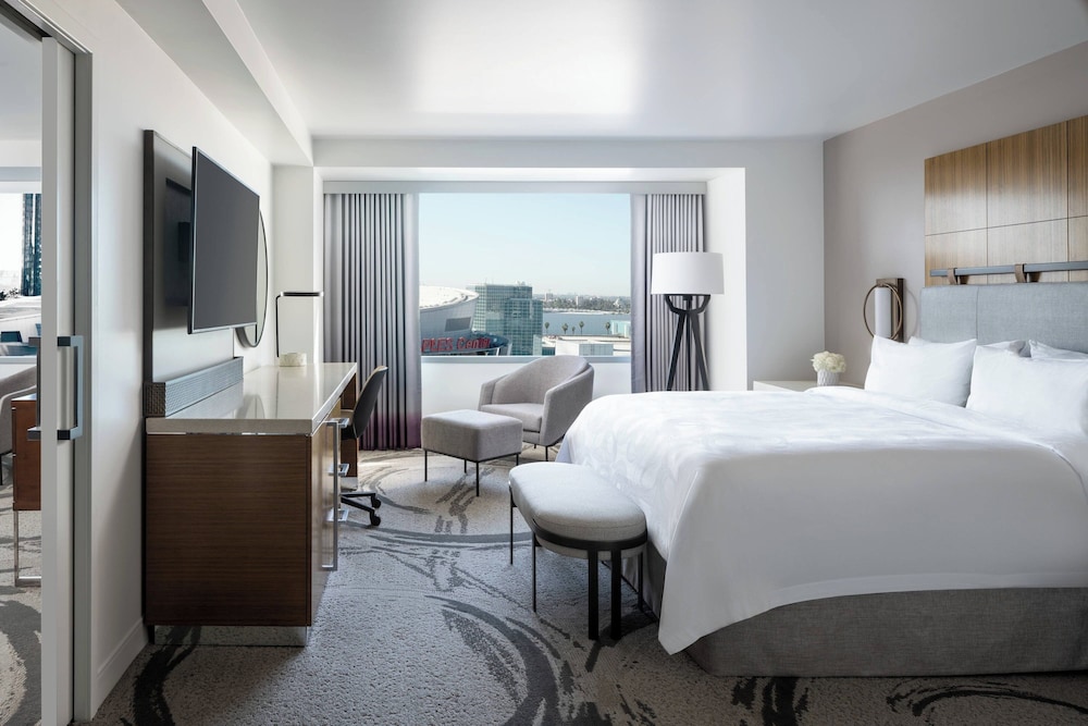 JW Marriott Los Angeles L.A. LIVE — Hotel rooms in Los Angeles, California