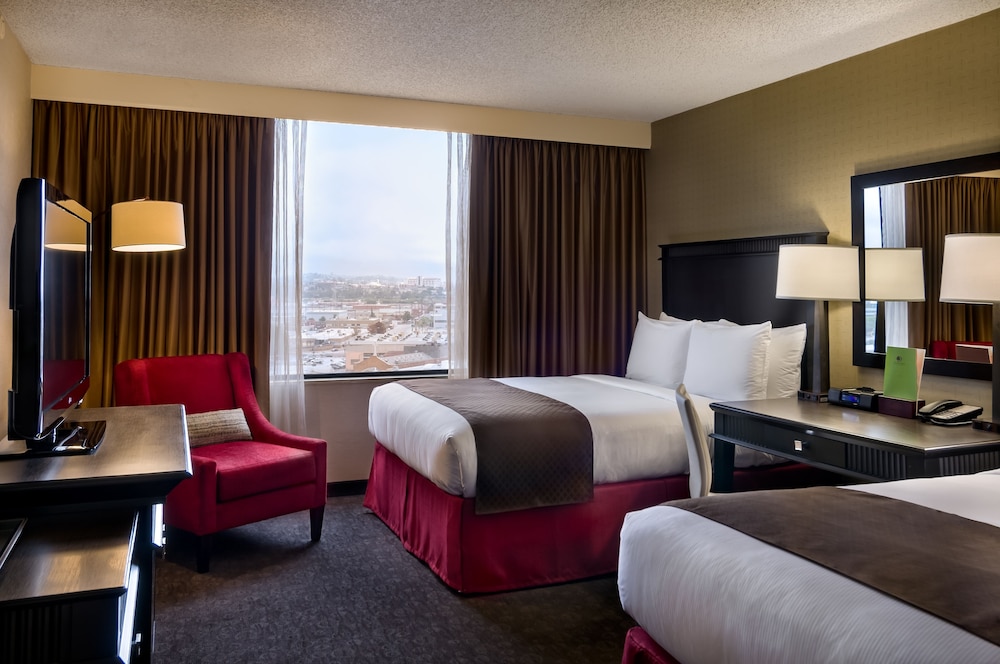 DoubleTree by Hilton Hotel Los Angeles Downtown — Hotel rooms in Los Angeles, California