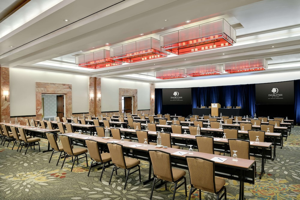 DoubleTree by Hilton Hotel Los Angeles Downtown — Hotel building in Los Angeles, California