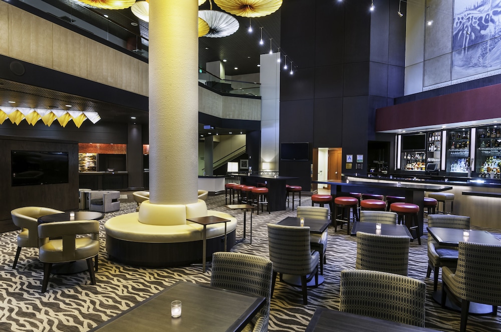 DoubleTree by Hilton Hotel Los Angeles Downtown — Restaurant & bars in Los Angeles, California