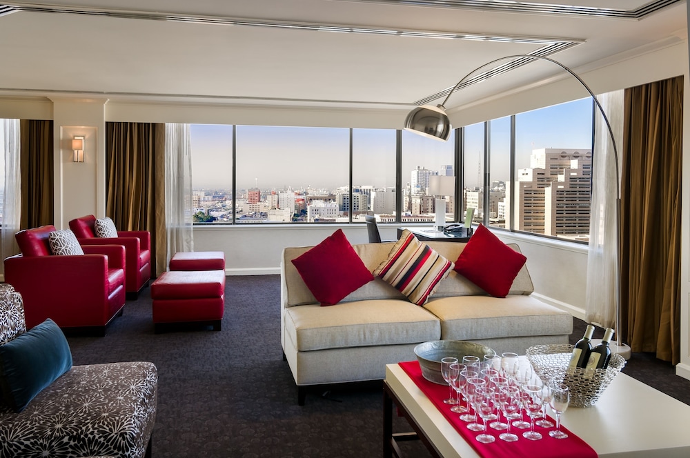 DoubleTree by Hilton Hotel Los Angeles Downtown — Hotel rooms in Los Angeles, California