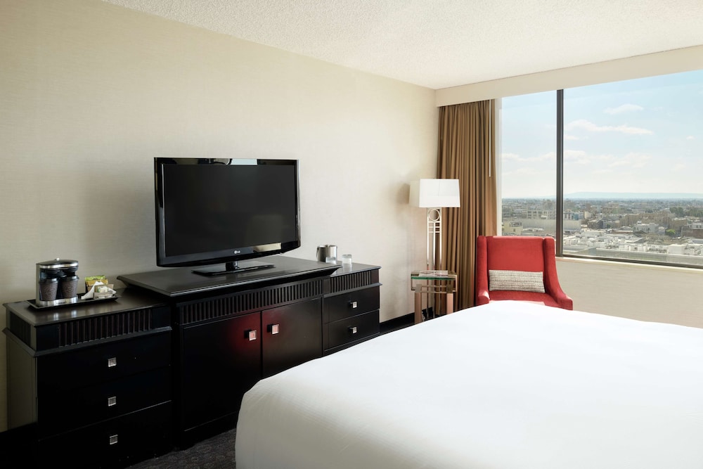 DoubleTree by Hilton Hotel Los Angeles Downtown — Hotel rooms in Los Angeles, California