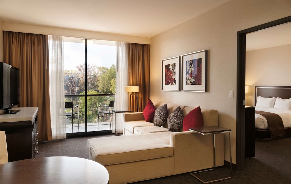 DoubleTree by Hilton Hotel Los Angeles Downtown — Hotel rooms in Los Angeles, California