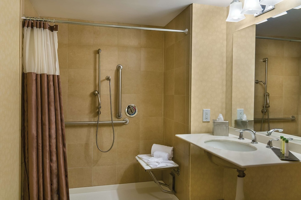 DoubleTree by Hilton Hotel Los Angeles Downtown — Hotel rooms in Los Angeles, California
