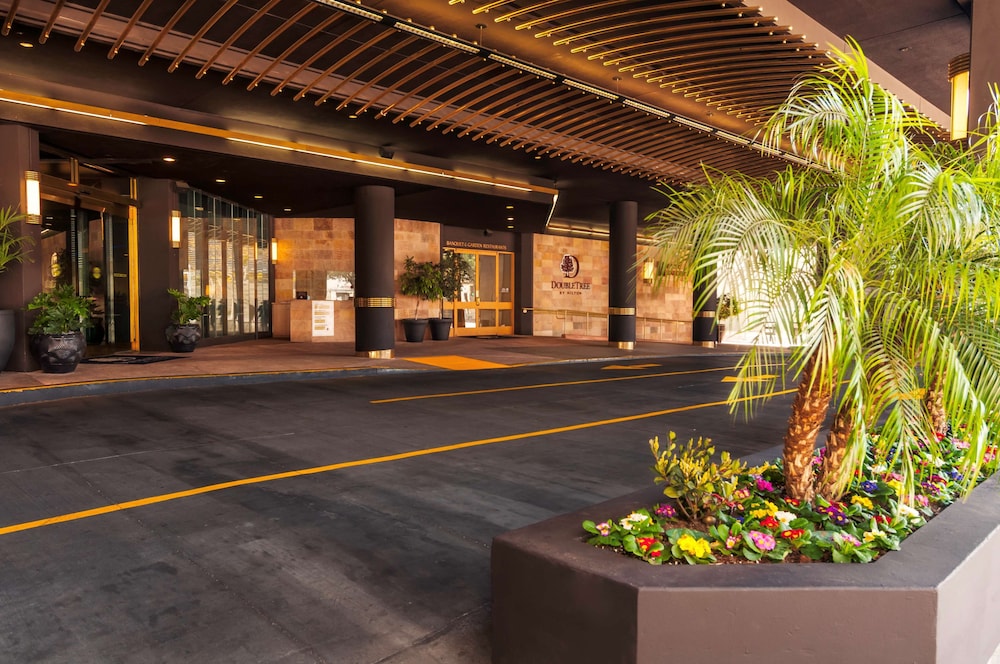 DoubleTree by Hilton Hotel Los Angeles Downtown — Hotel building in Los Angeles, California