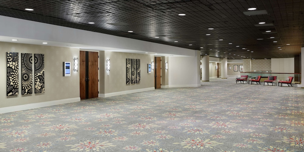 DoubleTree by Hilton Hotel Los Angeles Downtown — Hotel building in Los Angeles, California