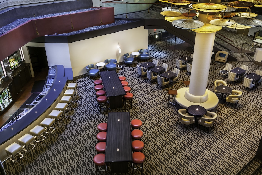 DoubleTree by Hilton Hotel Los Angeles Downtown — Restaurant & bars in Los Angeles, California