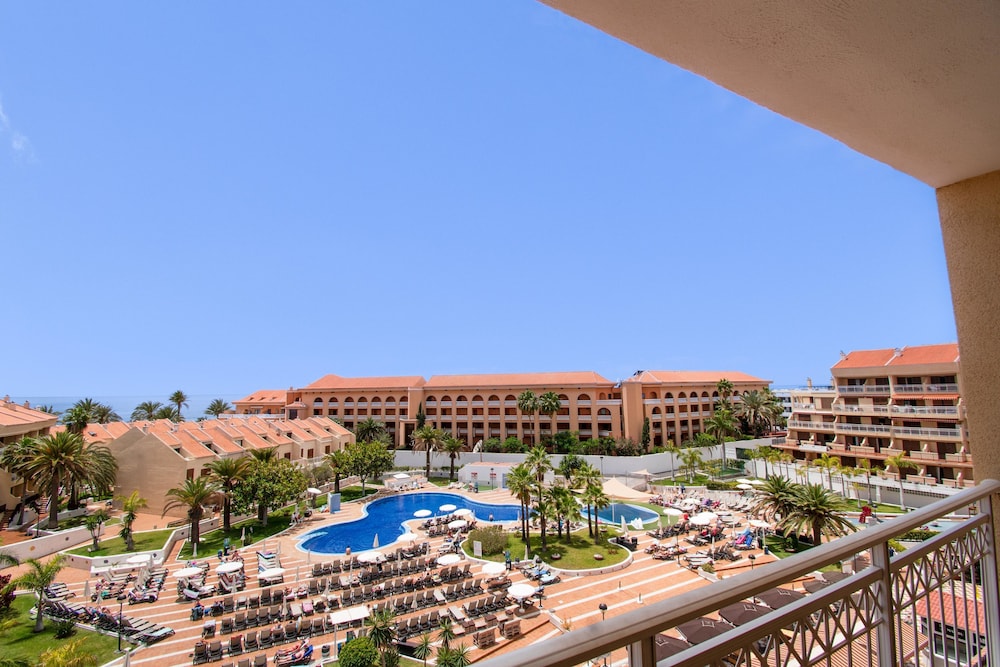 Coral Compostela Beach — Swimming pool in Playa de las Americas, Canary Islands