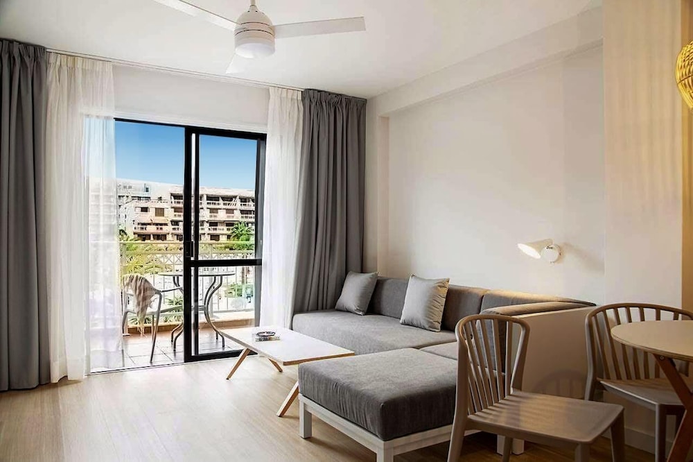Coral Compostela Beach — Hotel rooms in Playa de las Americas, Canary Islands