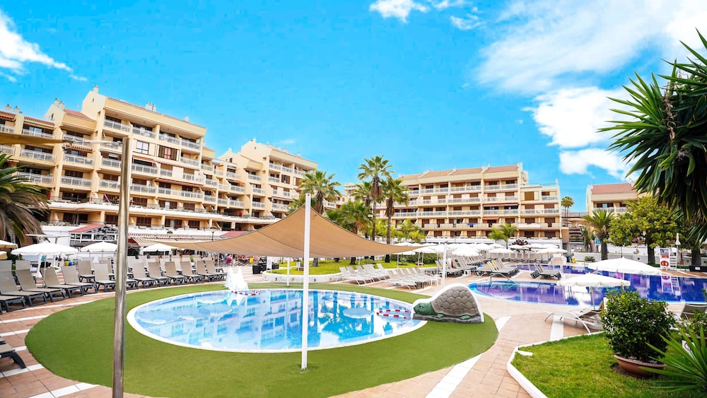 Coral Compostela Beach — Swimming pool in Playa de las Americas, Canary Islands