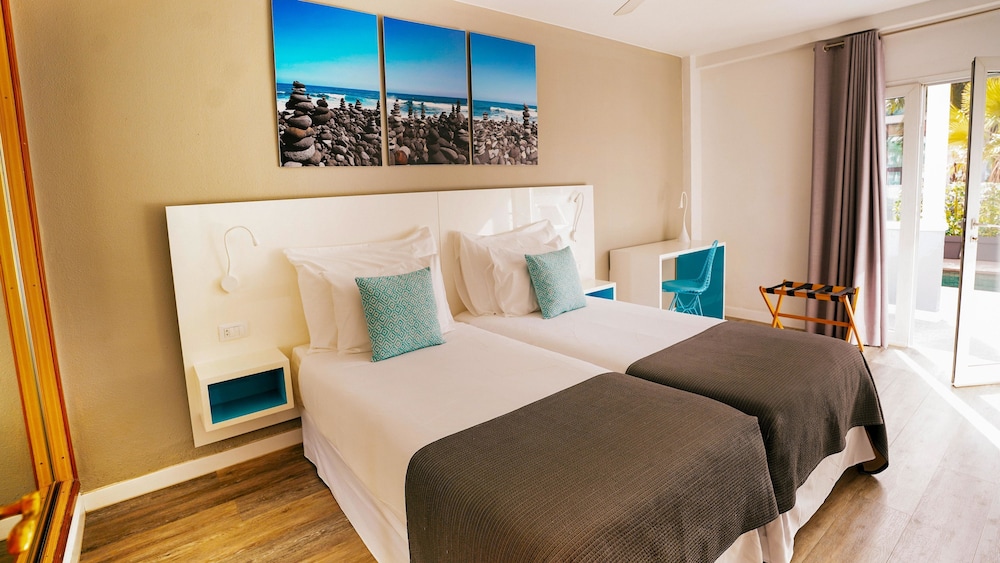 Coral Compostela Beach Golf — Hotel rooms in Playa de las Americas, Canary Islands