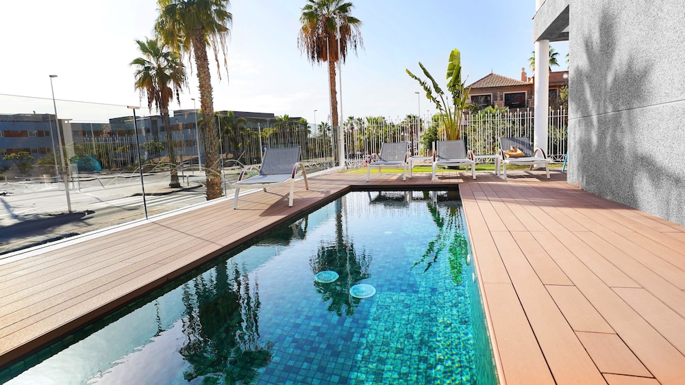 Coral Compostela Beach Golf — Swimming pool in Playa de las Americas, Canary Islands