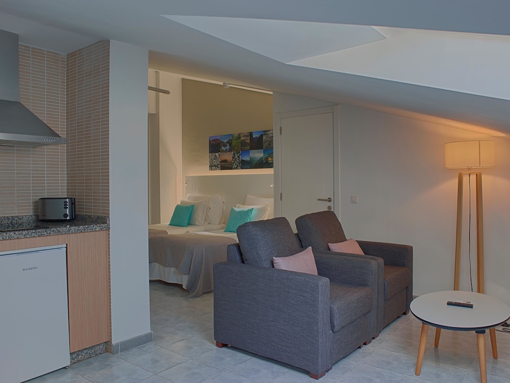 Coral Compostela Beach Golf — Hotel rooms in Playa de las Americas, Canary Islands