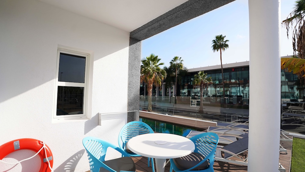Coral Compostela Beach Golf — Swimming pool in Playa de las Americas, Canary Islands
