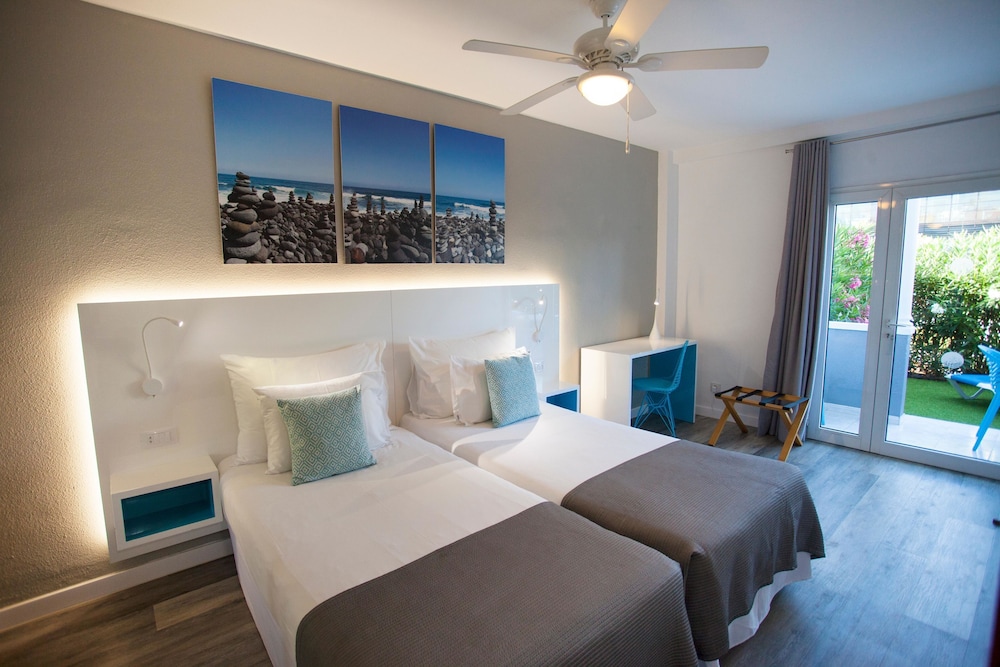 Coral Compostela Beach Golf — Hotel rooms in Playa de las Americas, Canary Islands