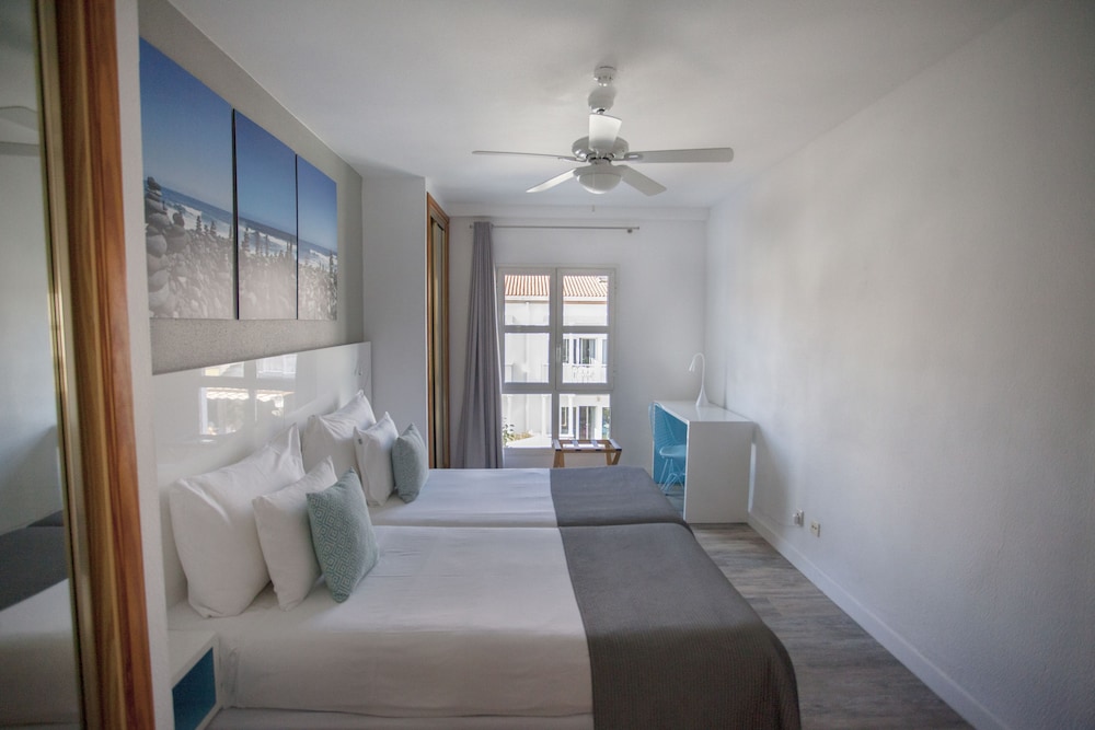 Coral Compostela Beach Golf — Hotel rooms in Playa de las Americas, Canary Islands