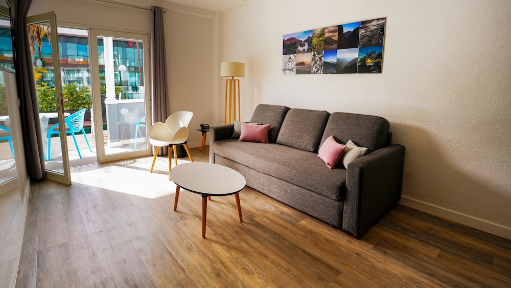 Coral Compostela Beach Golf — Hotel rooms in Playa de las Americas, Canary Islands