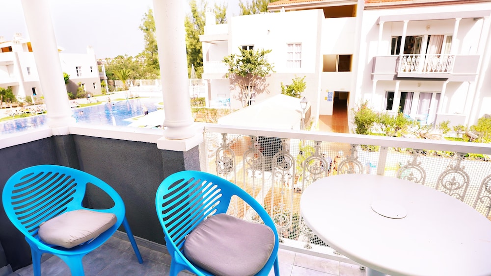 Coral Compostela Beach Golf — Swimming pool in Playa de las Americas, Canary Islands
