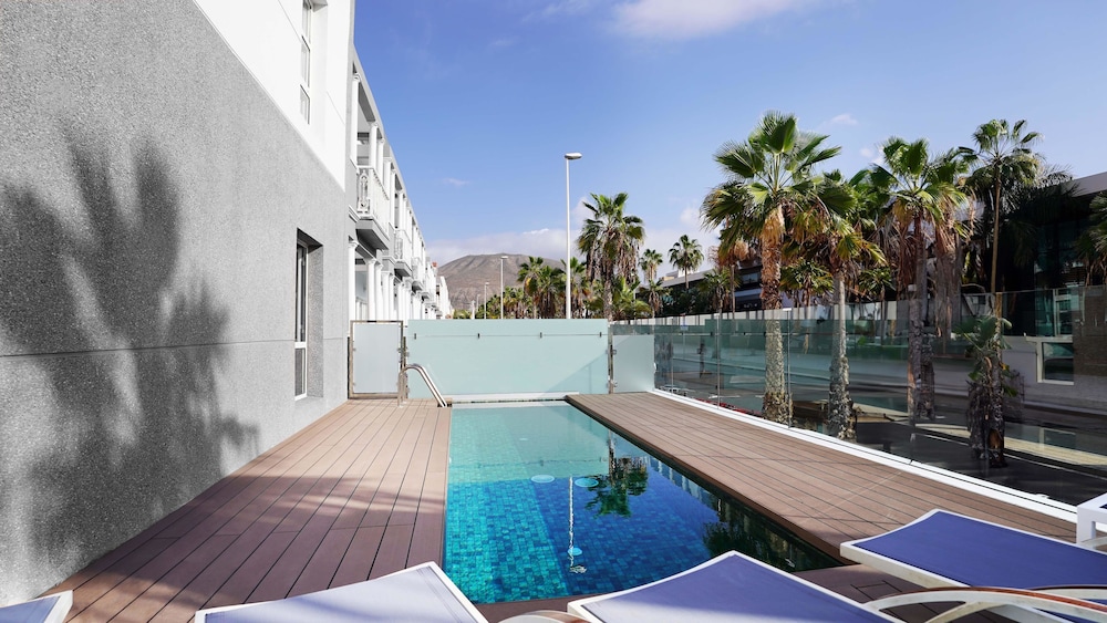 Coral Compostela Beach Golf — Swimming pool in Playa de las Americas, Canary Islands