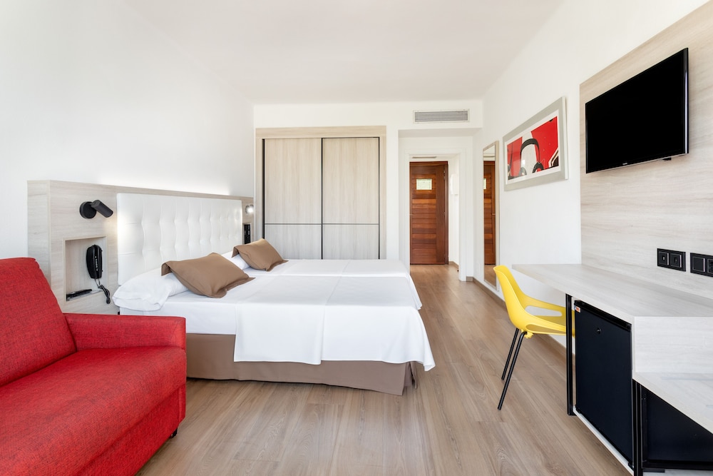 Alexandre Gala — Hotel rooms in Playa de las Americas, Canary Islands