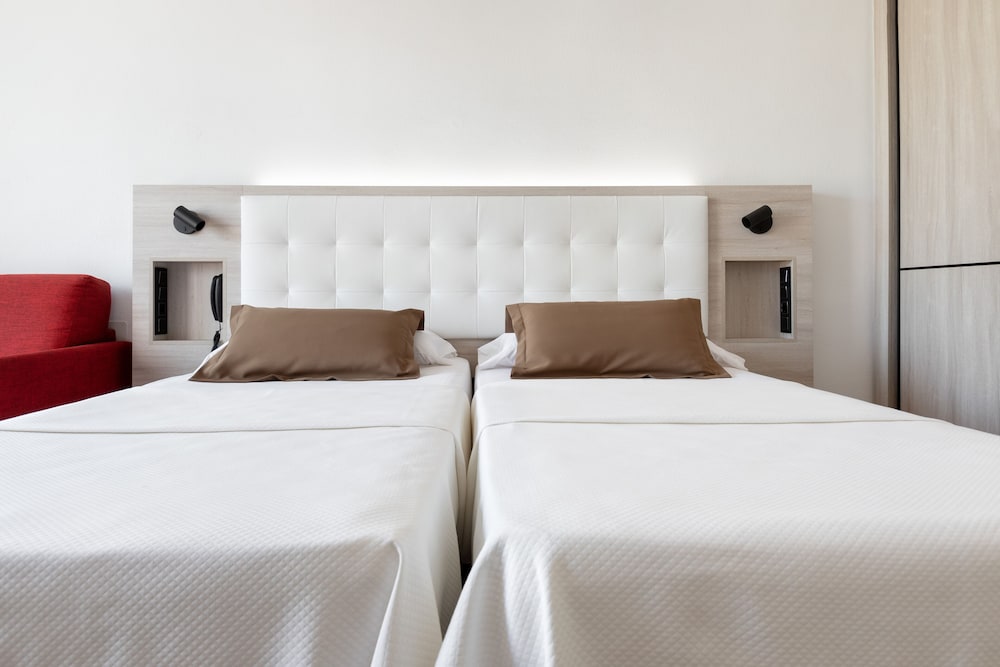 Alexandre Gala — Hotel rooms in Playa de las Americas, Canary Islands