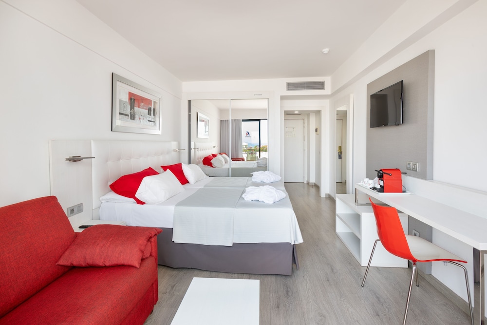 Alexandre Gala — Hotel rooms in Playa de las Americas, Canary Islands