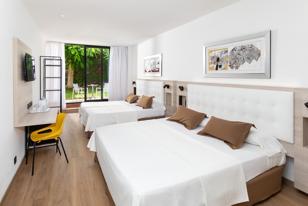 Alexandre Gala — Hotel rooms in Playa de las Americas, Canary Islands