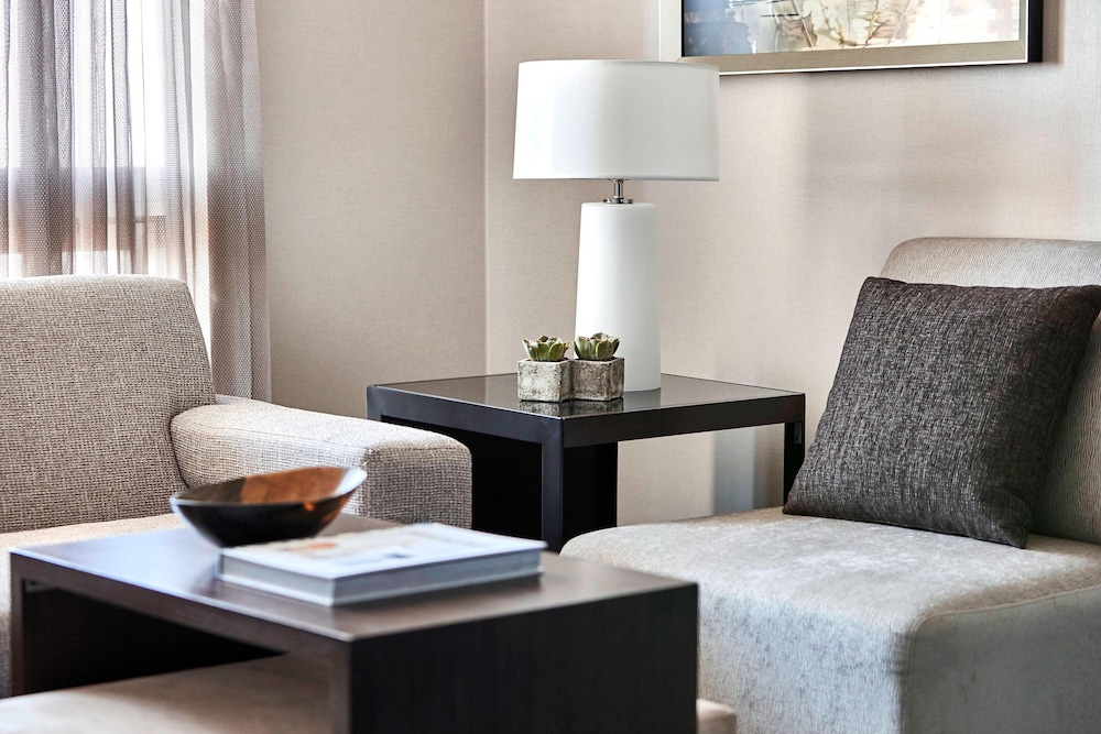 Los Angeles Airport Marriott — Hotel rooms in Los Angeles, California