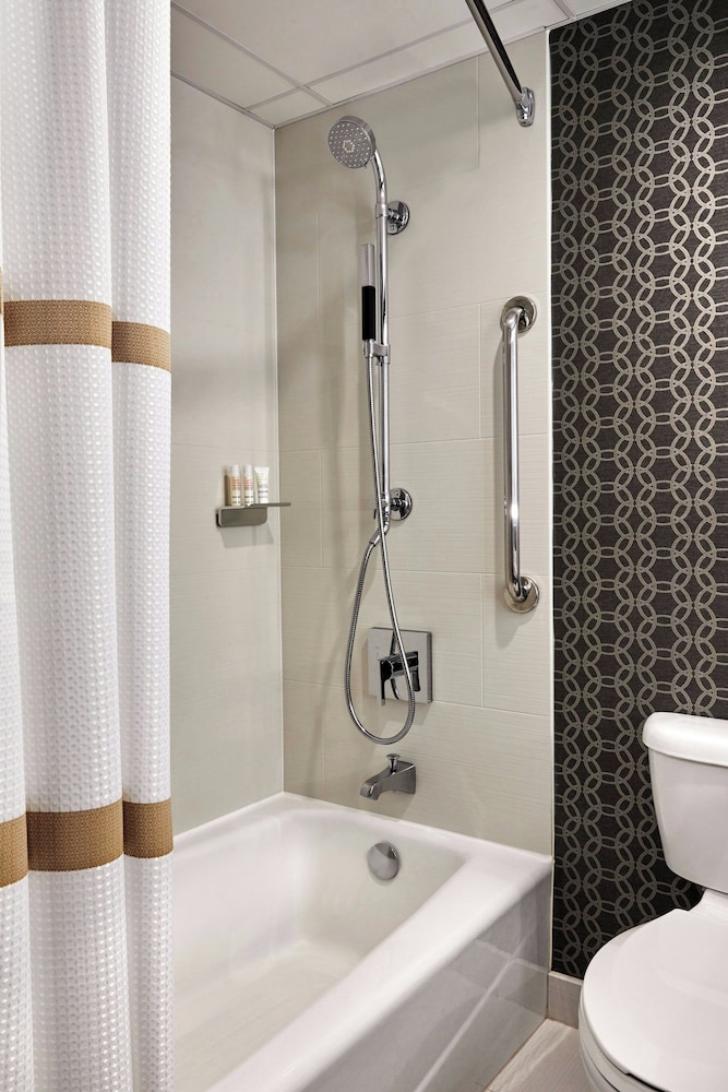 Los Angeles Airport Marriott — Hotel rooms in Los Angeles, California