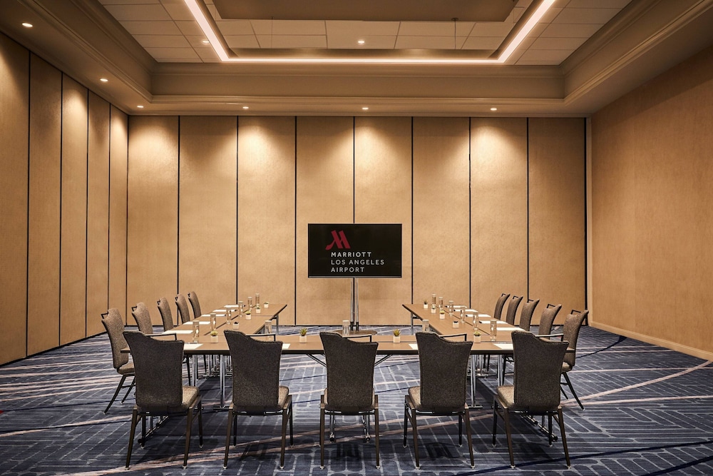 Los Angeles Airport Marriott — Hotel building in Los Angeles, California