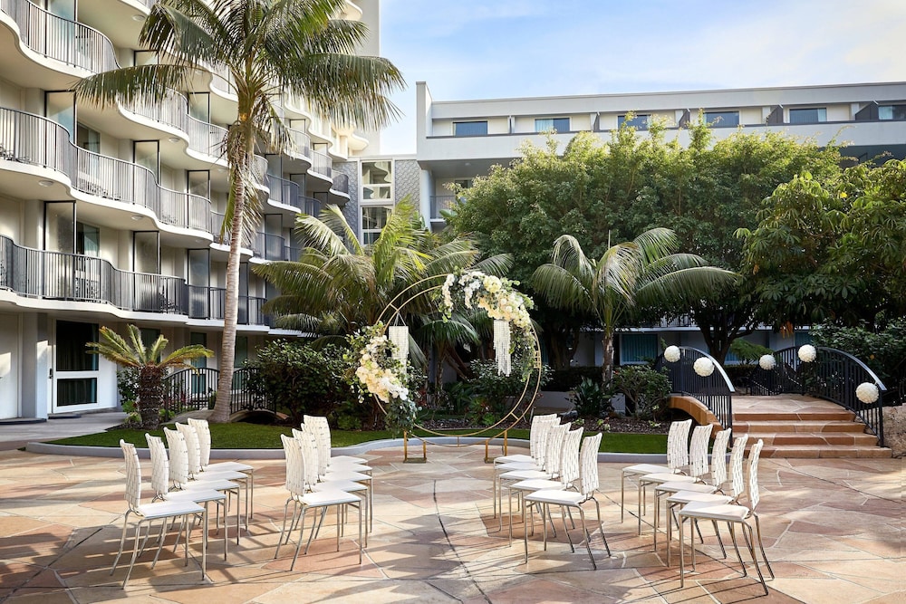 Los Angeles Airport Marriott — Hotel building in Los Angeles, California
