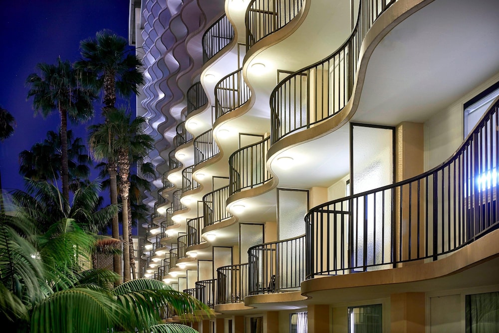 Los Angeles Airport Marriott — Hotel building in Los Angeles, California