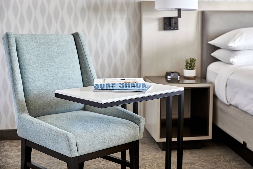 Los Angeles Airport Marriott — Hotel rooms in Los Angeles, California