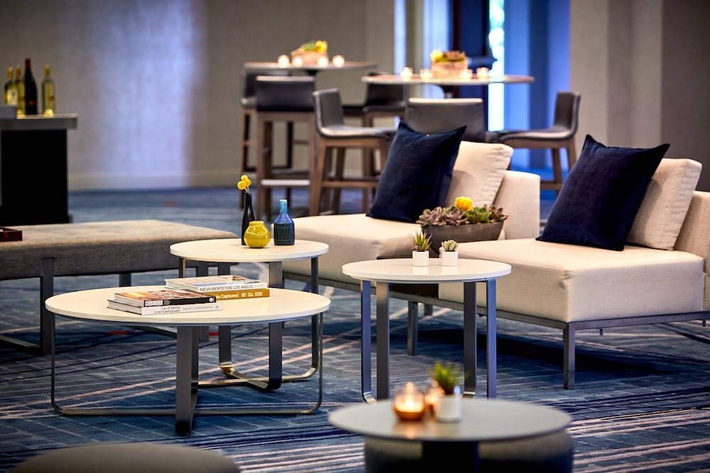 Los Angeles Airport Marriott — Restaurant & bars in Los Angeles, California