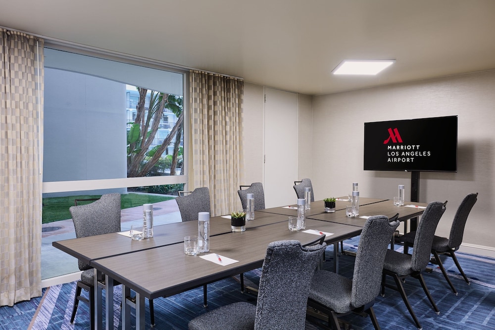 Los Angeles Airport Marriott — Hotel building in Los Angeles, California