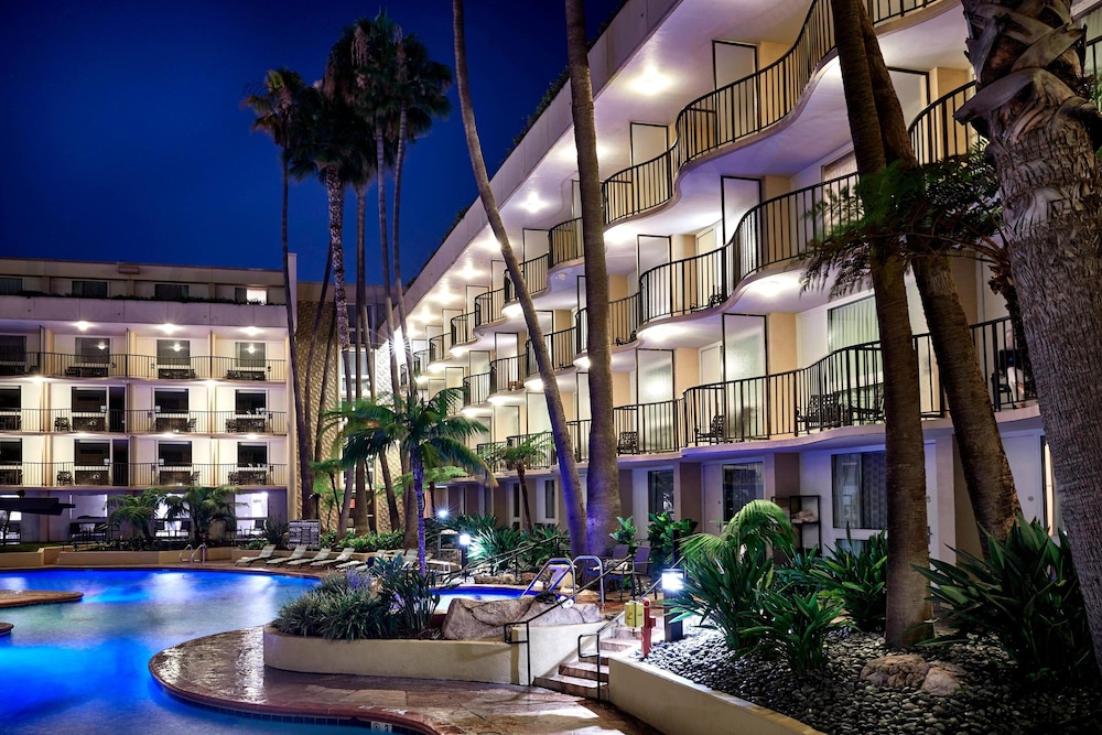 Los Angeles Airport Marriott — Hotel building in Los Angeles, California