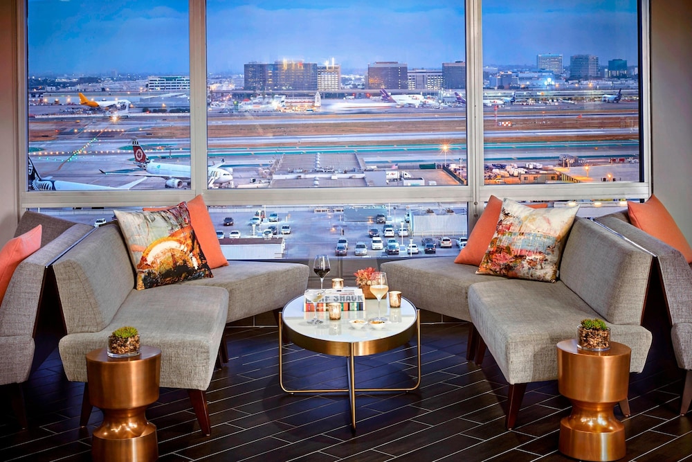 Los Angeles Airport Marriott — Restaurant & bars in Los Angeles, California