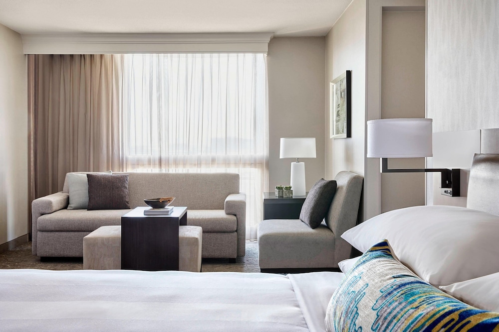 Los Angeles Airport Marriott — Hotel rooms in Los Angeles, California