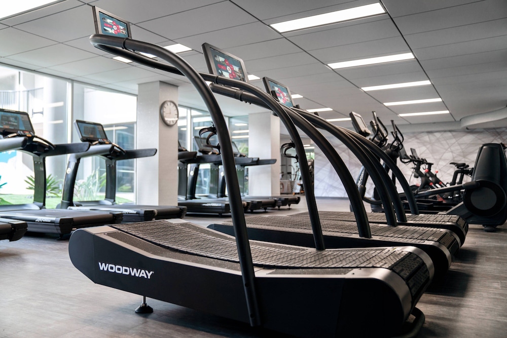 Los Angeles Airport Marriott — Sports & recreation in Los Angeles, California