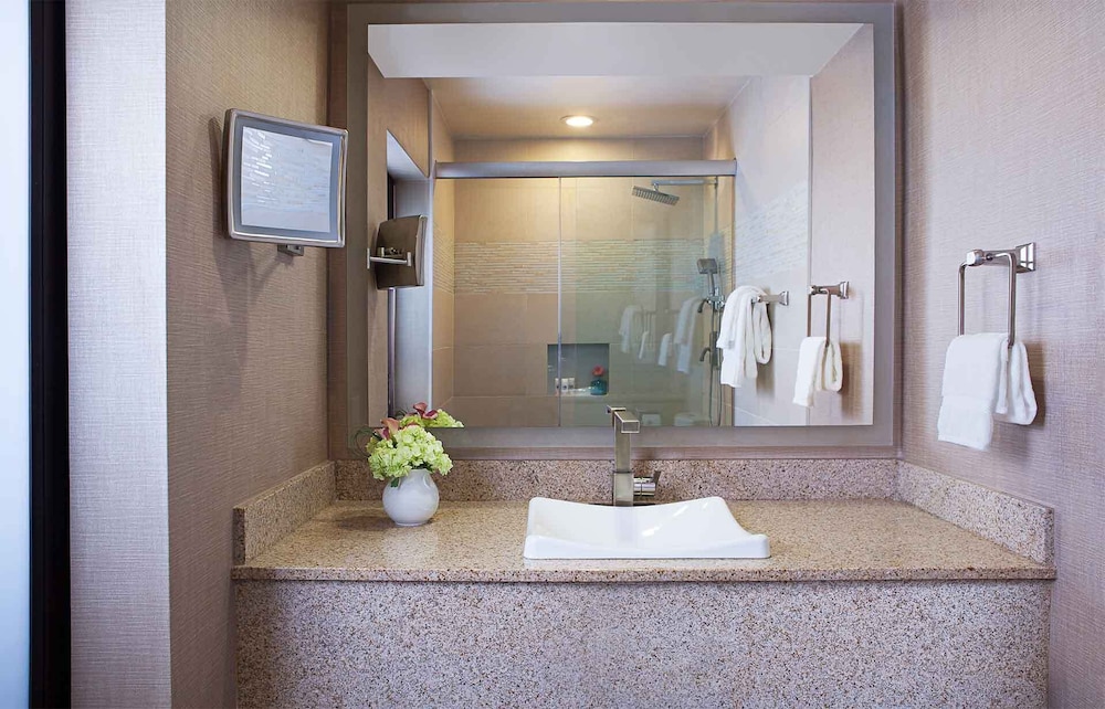 E-Central Downtown Los Angeles Hotel — Hotel rooms in Los Angeles, California