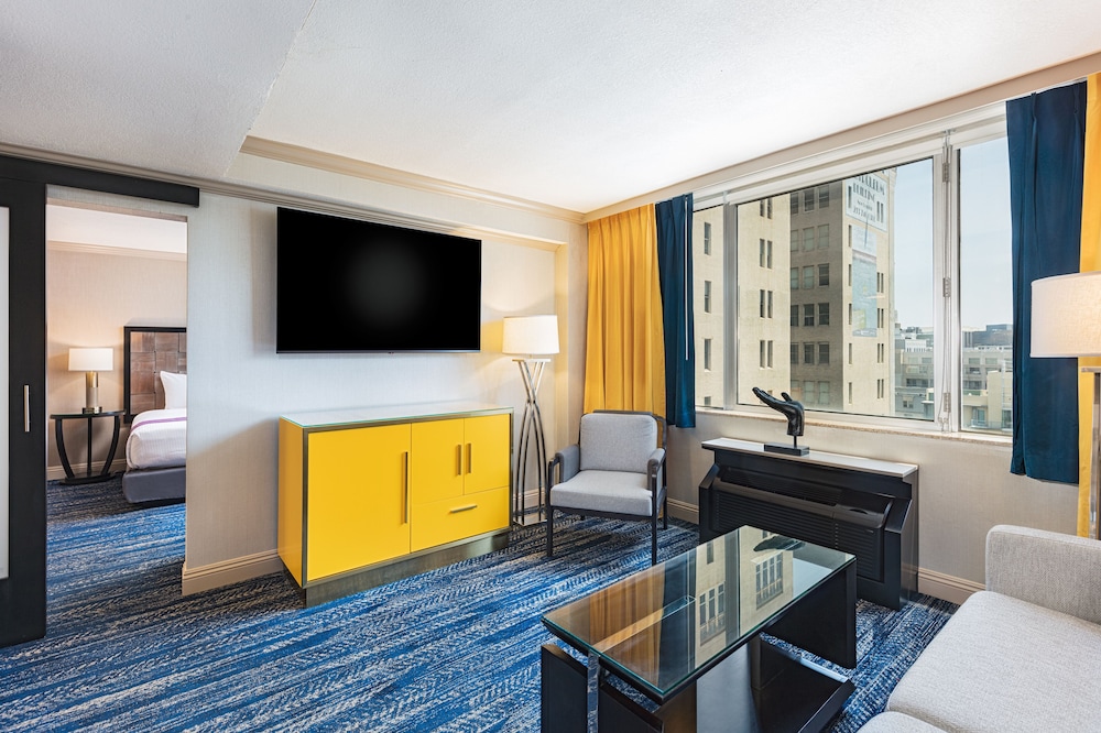 E-Central Downtown Los Angeles Hotel — Hotel rooms in Los Angeles, California