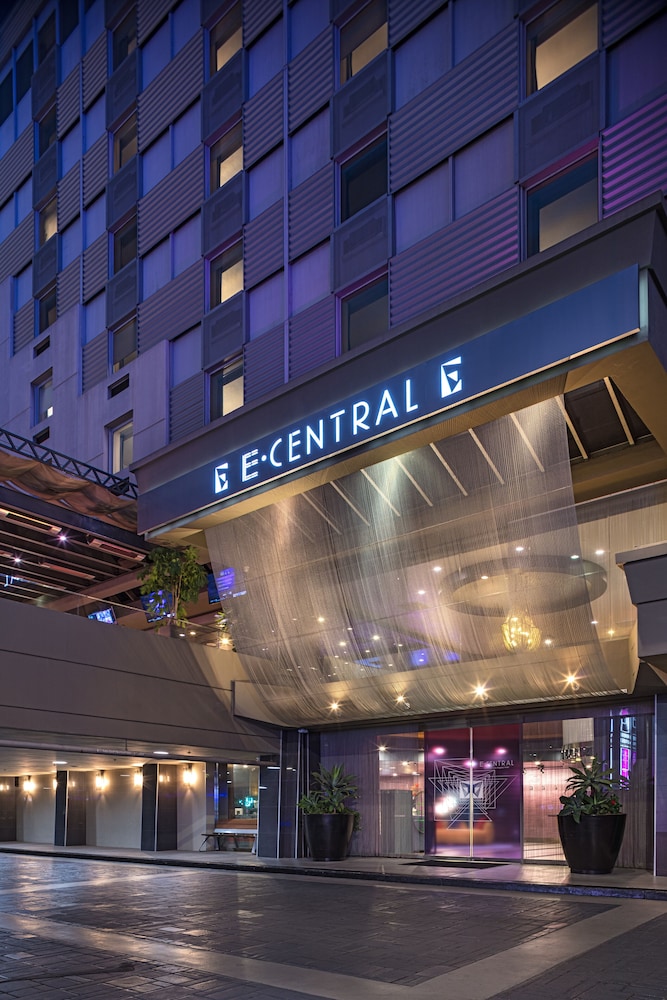 E-Central Downtown Los Angeles Hotel — Hotel building in Los Angeles, California