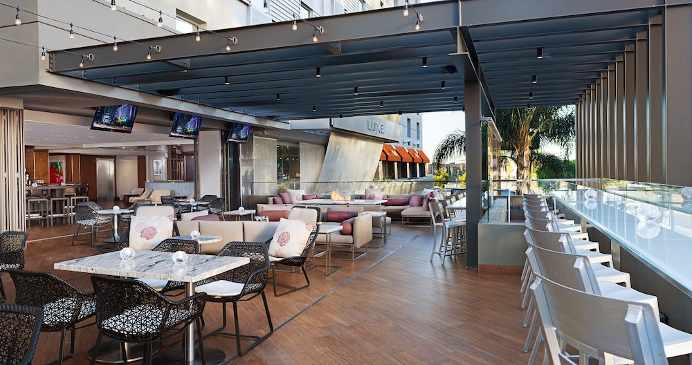 E-Central Downtown Los Angeles Hotel — Restaurant & bars in Los Angeles, California