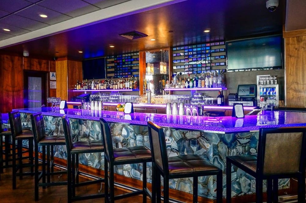 E-Central Downtown Los Angeles Hotel — Restaurant & bars in Los Angeles, California