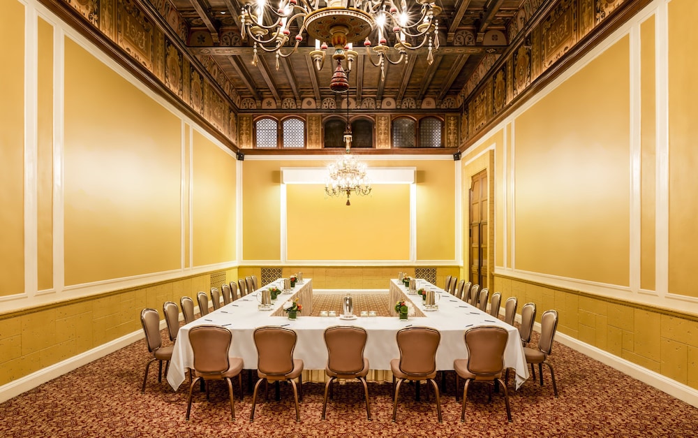 The Biltmore Los Angeles — Restaurant & bars in Los Angeles, California