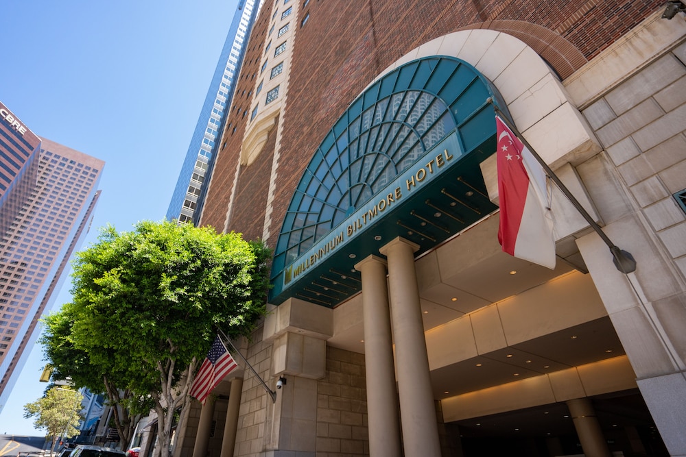 The Biltmore Los Angeles — Hotel building in Los Angeles, California