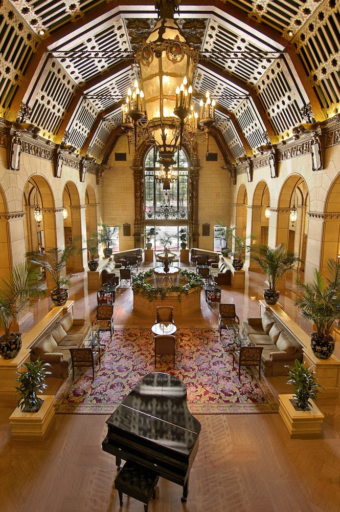 The Biltmore Los Angeles — Hotel building in Los Angeles, California