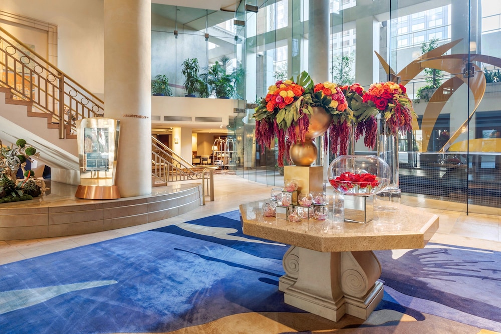 Omni Los Angeles Hotel at California Plaza — Hotel building in Los Angeles, California