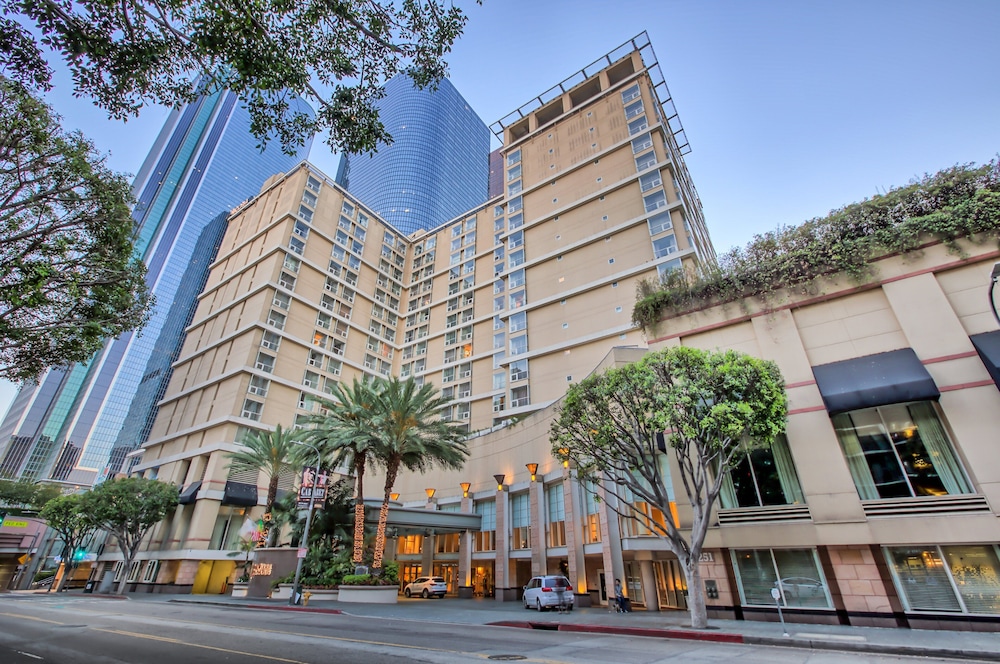 Omni Los Angeles Hotel at California Plaza — Hotel building in Los Angeles, California